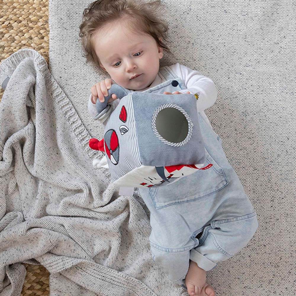 Miffy Fun at Sea Activity Cube
