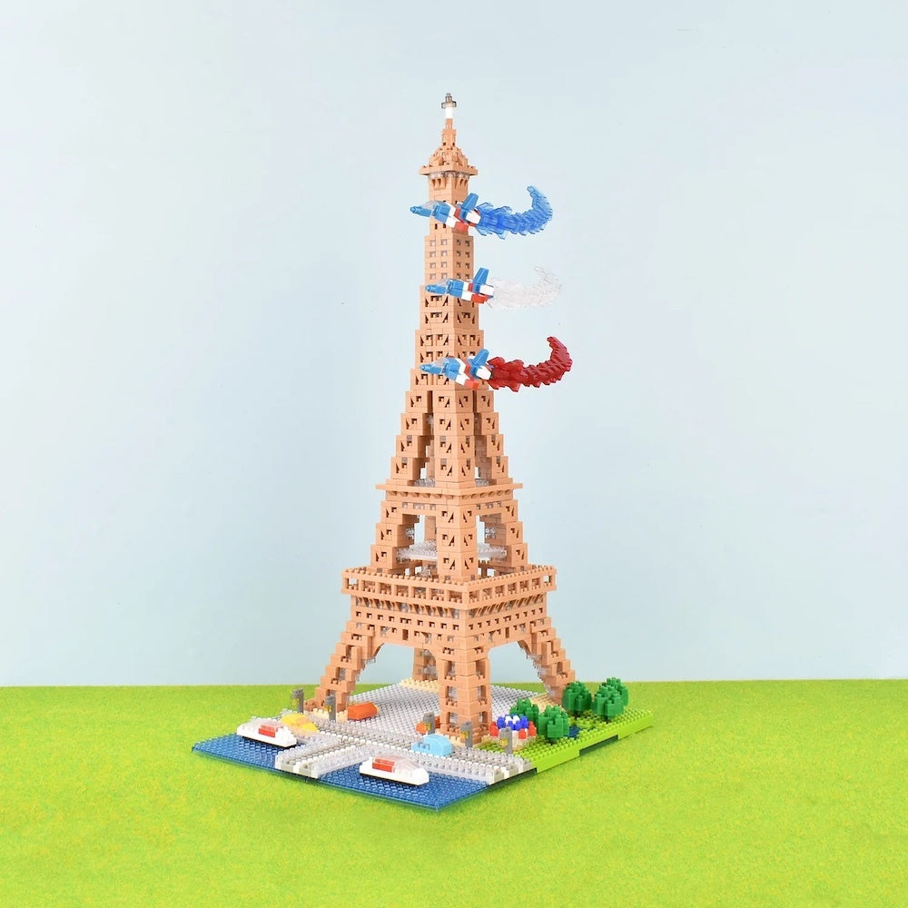 Nanoblock NB-057 Eiffel Tower Paris Deluxe Edition