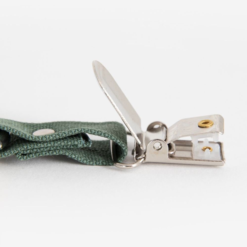Kikkerland Travel Hat Clip