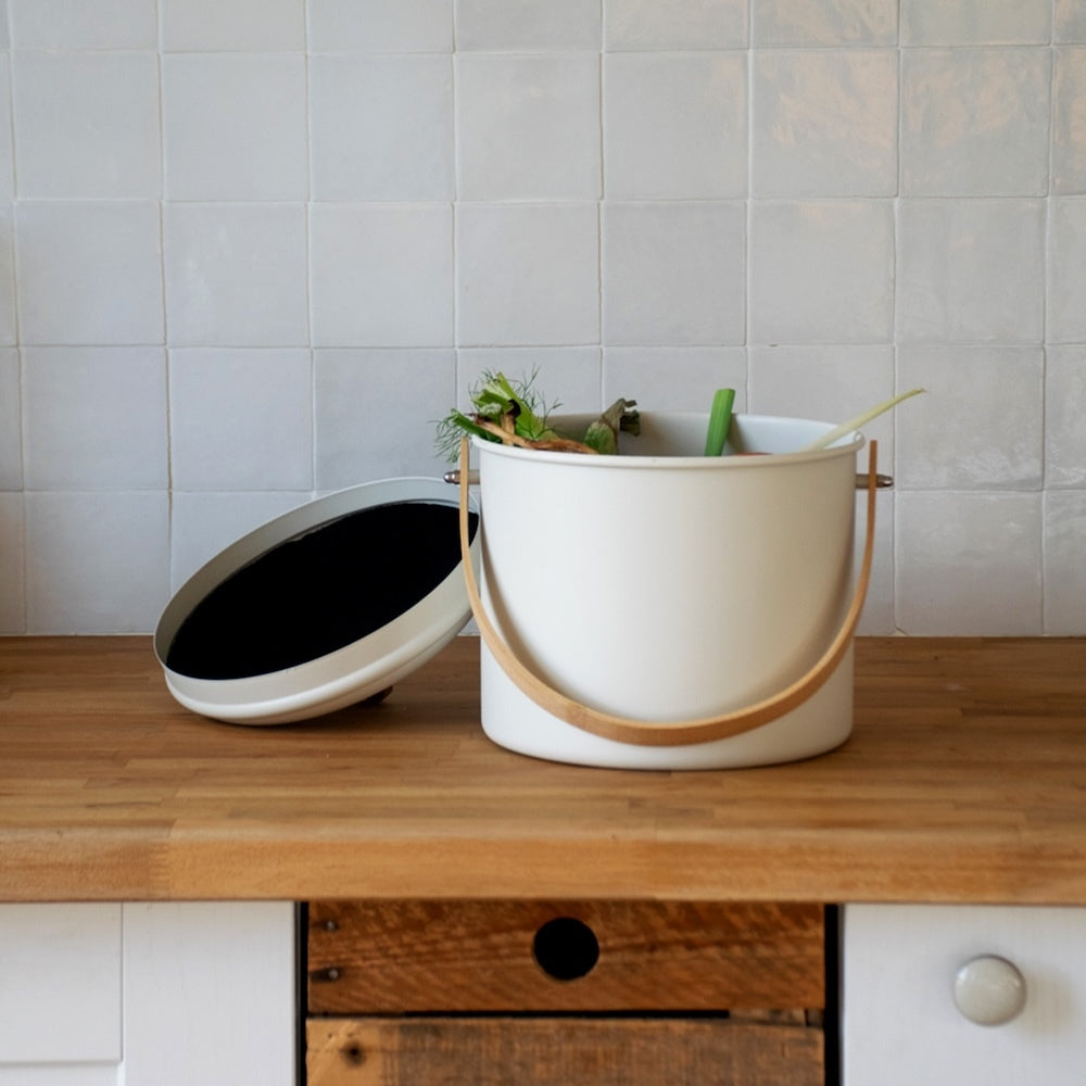 Pebbly Compost Bin with Charcoal Filter 7L Cream