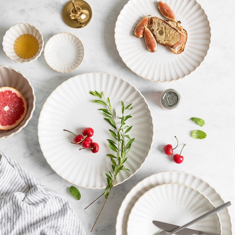 Porcelain Rinka Chrysanthemum White Plate