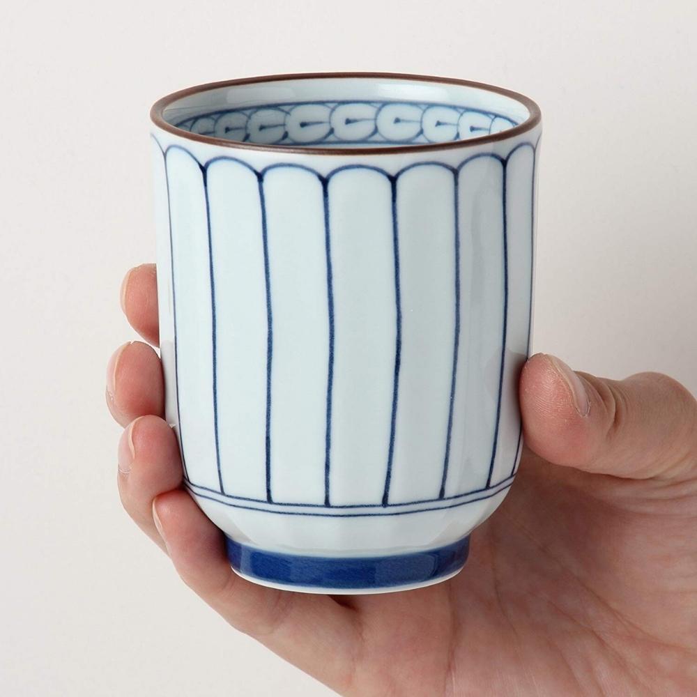 Arita Porcelain Chrysanthemum Yunomi Tea Cup (Set of 2)