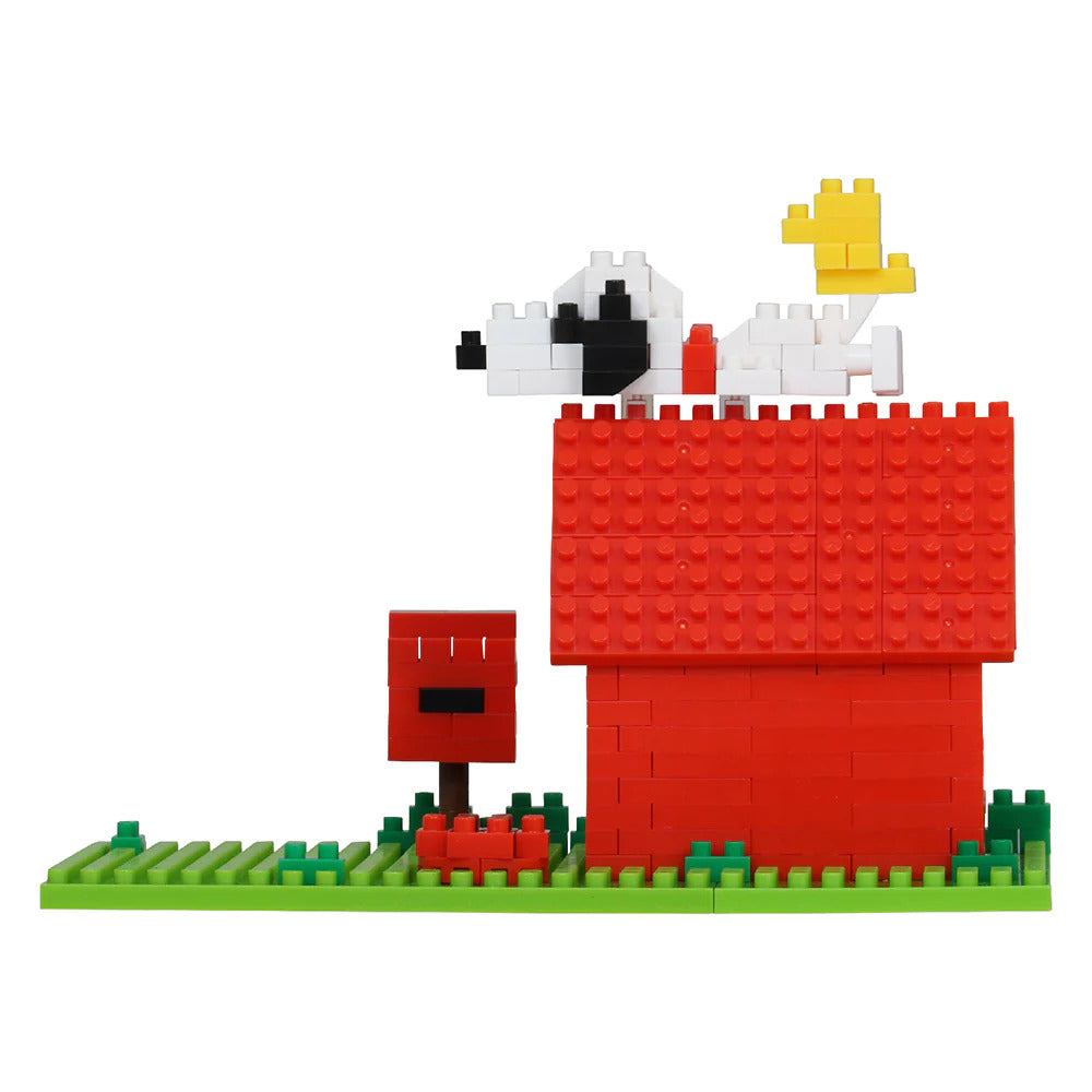 Nanoblock NBH_228 Peanuts Snoopy House