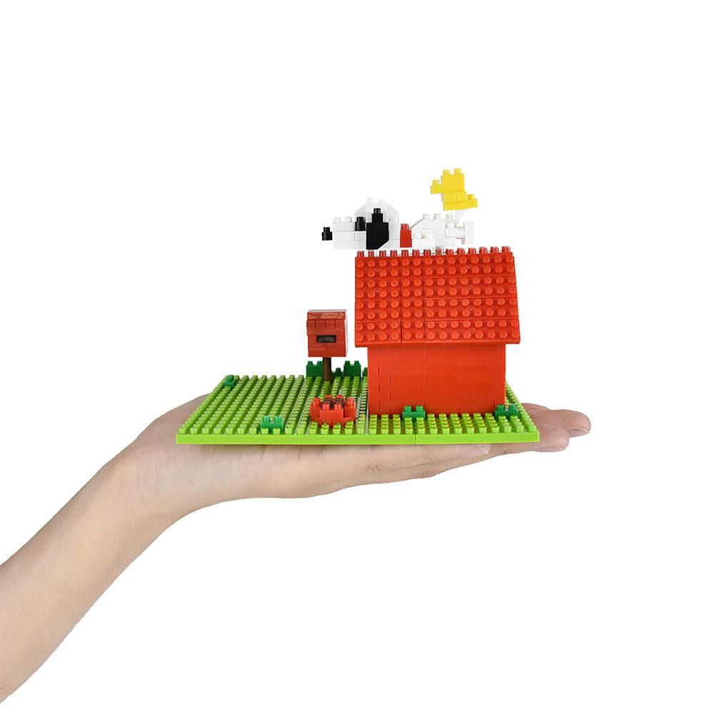 Nanoblock NBH_228 Peanuts Snoopy House